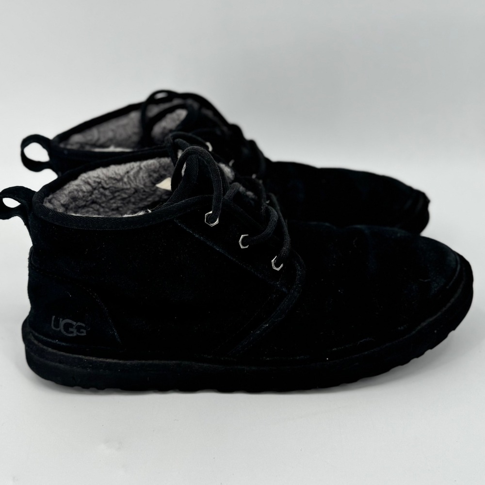 UGG Men's Neumel Chukka Boots Black Suede UGGplush Wool Lining Size 12 Fair